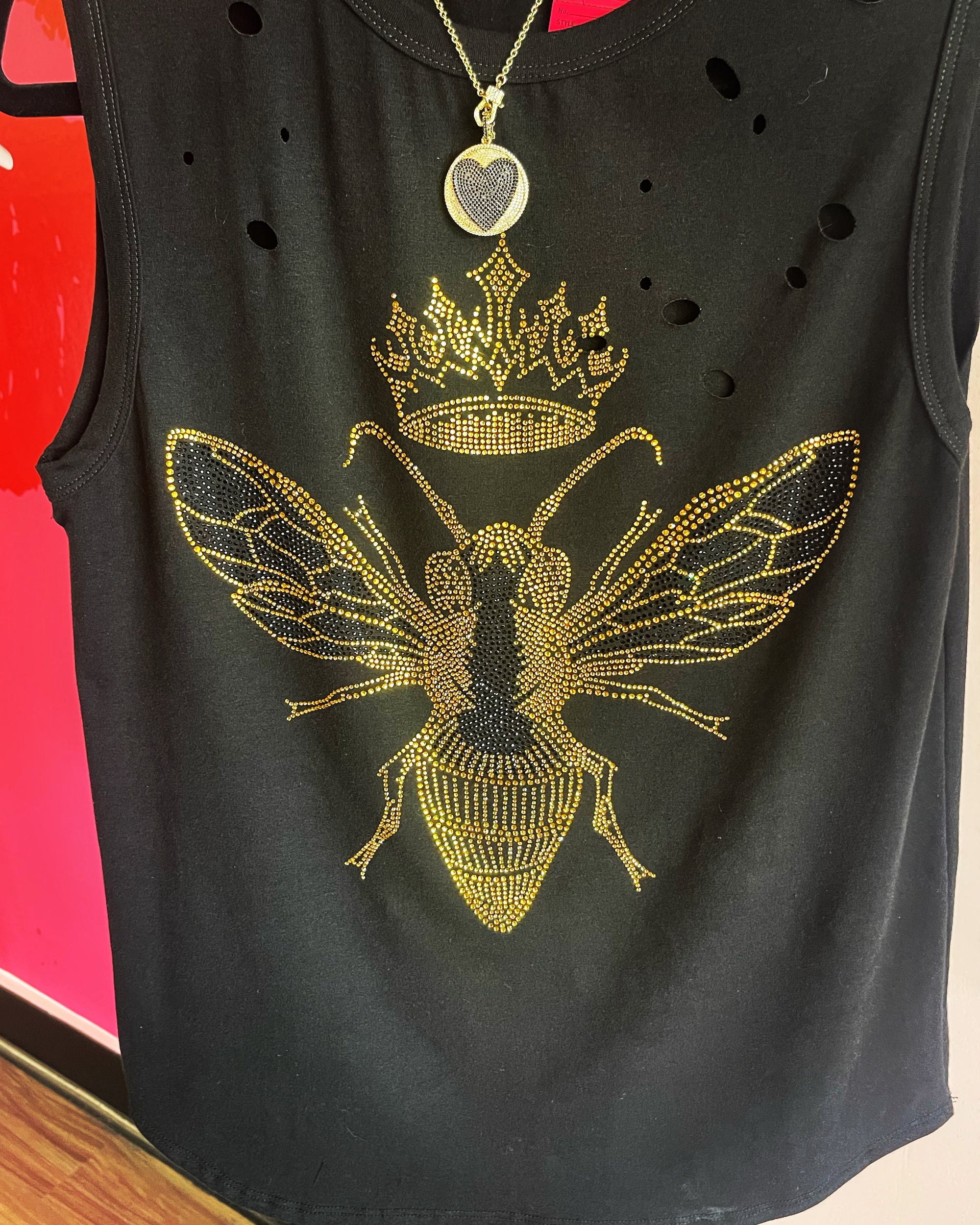 Buzzworthy Queen Bee Graphic Tank